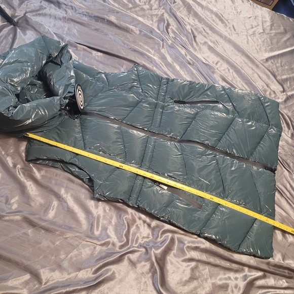 NWT Women's  Insulated Longline Puffer Waterproof Vest, M - Picture 8 of 16
